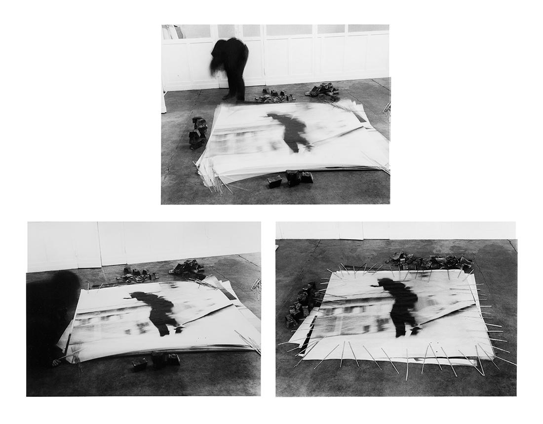 Salvatore Licitra: Emilio Prini installing "Fermacarte", three photographs. Silver baryta paper print. Photographer's stamp on verso. 24x30.4 cm