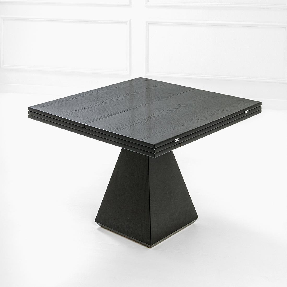 Vittorio Introini: Tavolo estensibile mod. Chelsea Legno di frassino spazzolato e laccato, metallo cromato. Prod. Pozzi, 1975 ca. Chiuso cm 75x100x100; aperto cm 73x200x100 Literature: Casa Amica, l'angolo del pranzo, 1