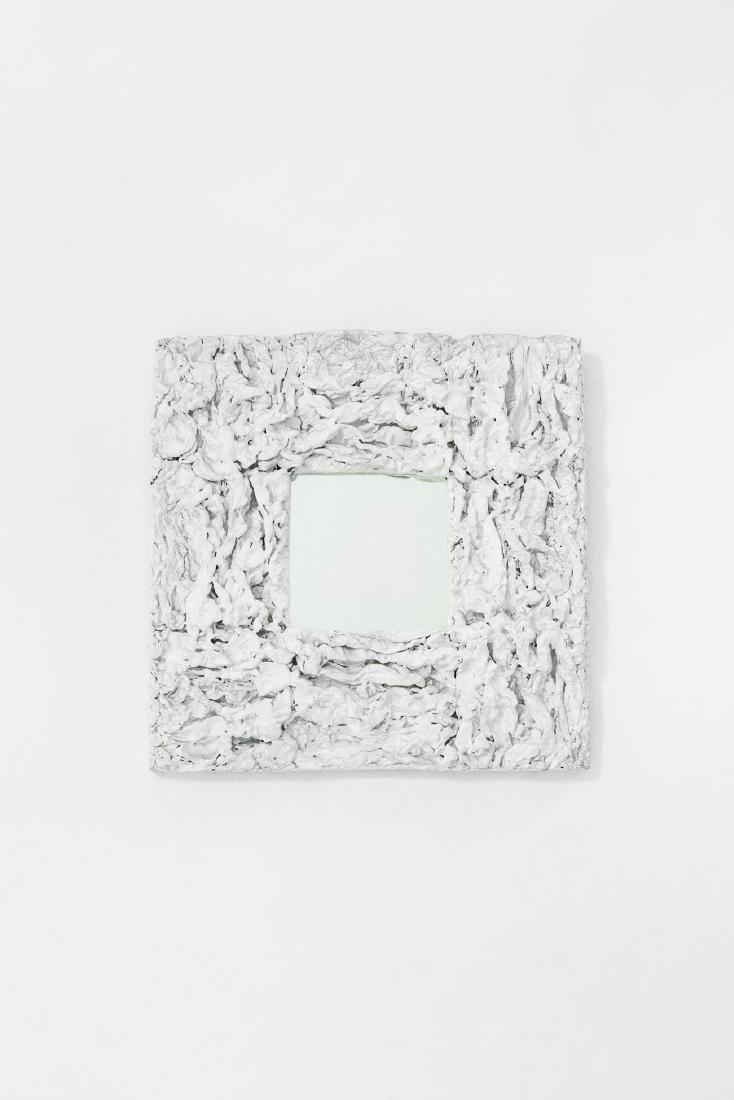 Gianni Osgnach: Specchio da parete Rugoso Multistrato rivestito con alluminio dipinto. 2006 cm 40x40x5 Literature: Gianni Osgnach. Una storia per immagini, sito ufficiale del designer.