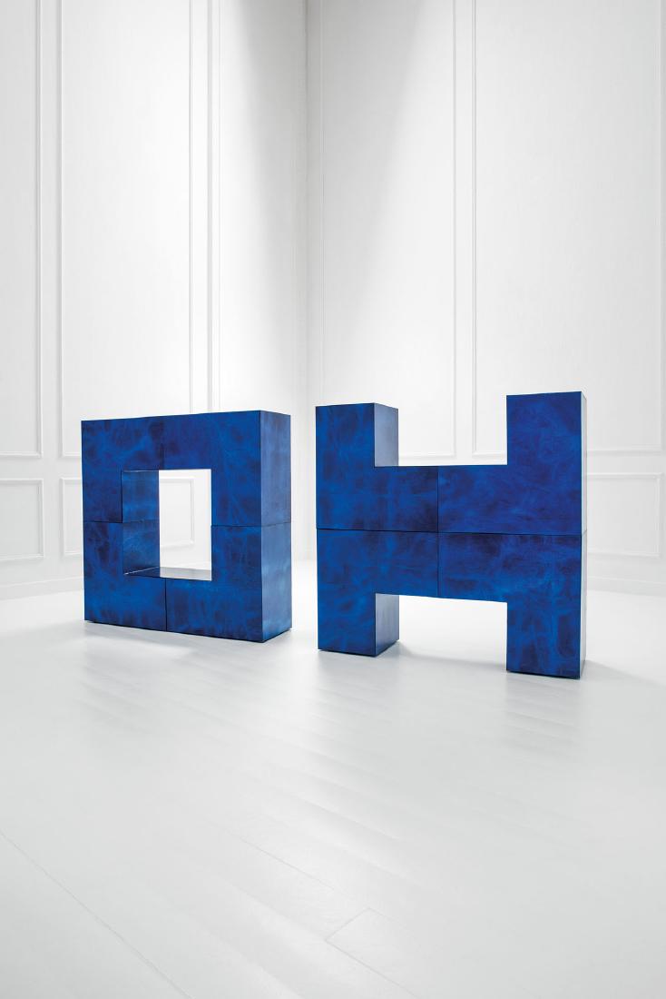 Gianni Osgnach: Contenitore OH Multistrato rivestito con tela dipinta. 1997 cm 120x120x40 Literature: Gianni Osgnach. Una storia per immagini, sito ufficiale del designer.