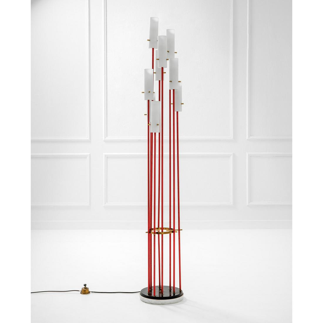 Angelo Brotto: Lampada da terra Metallo laccato, vetro opalino satinato, ottone, marmo. Prod. Esperia, 1955 ca. h cm 187, diam. cm 28