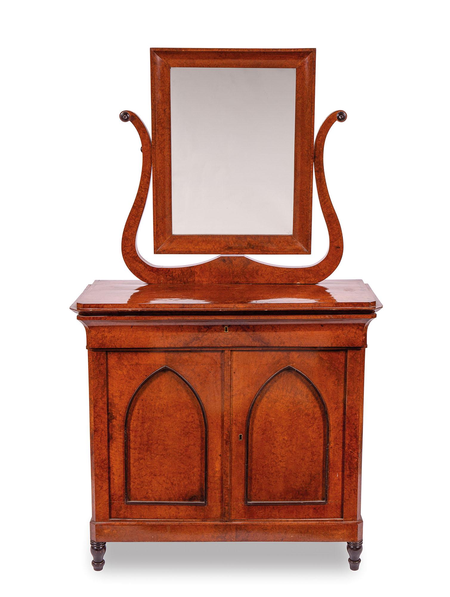 Credenza con specchio: Credenza con soprastante specchio a bilico. Epoca XIX secolo cm 182x106x47