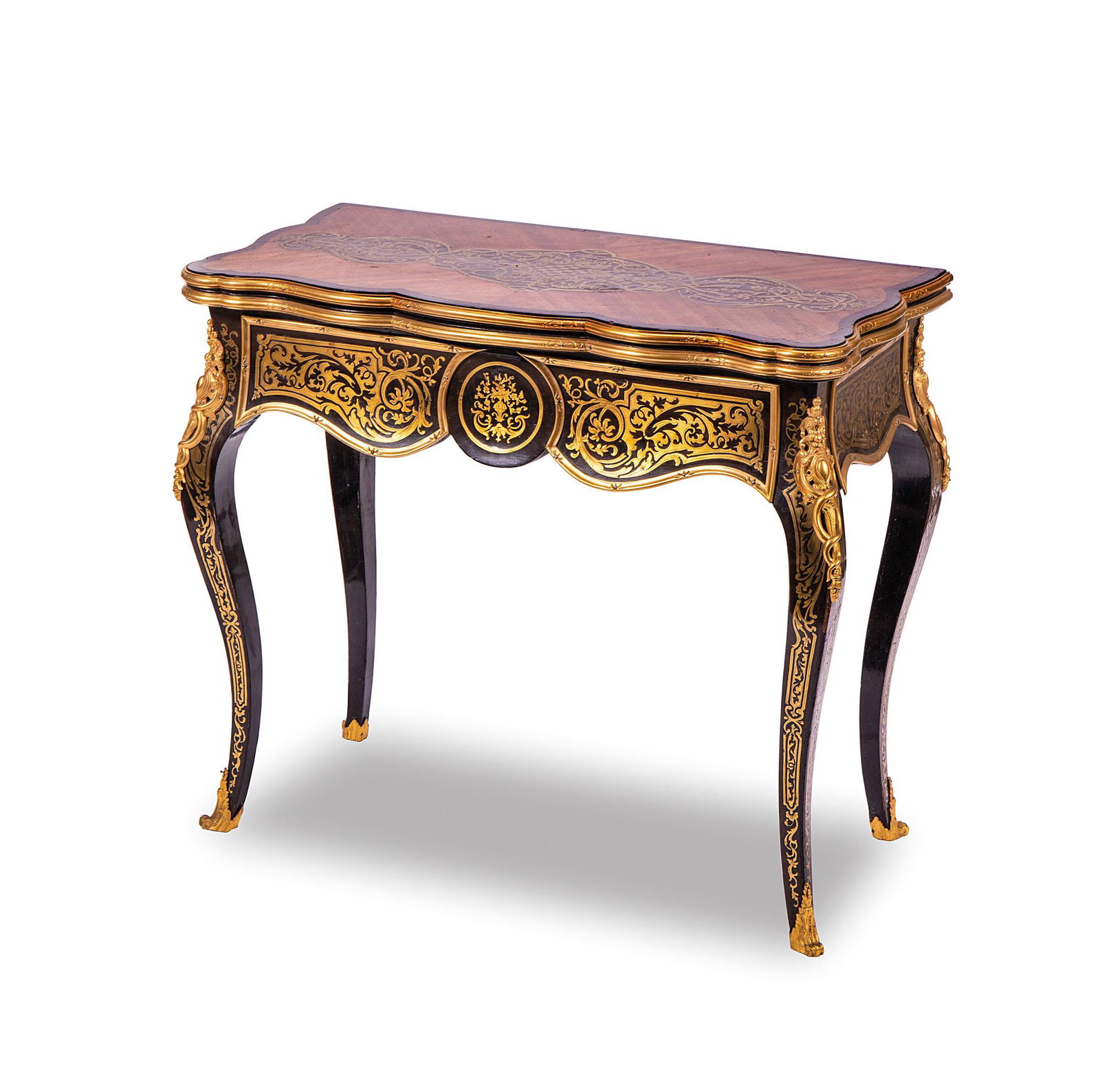 Tavolino da gioco: Tavolino da gioco con piano apribile lastronato e intarsiato nello stile Boulle. Chiuso cm 74x86x45, aperto cm 74x86x90