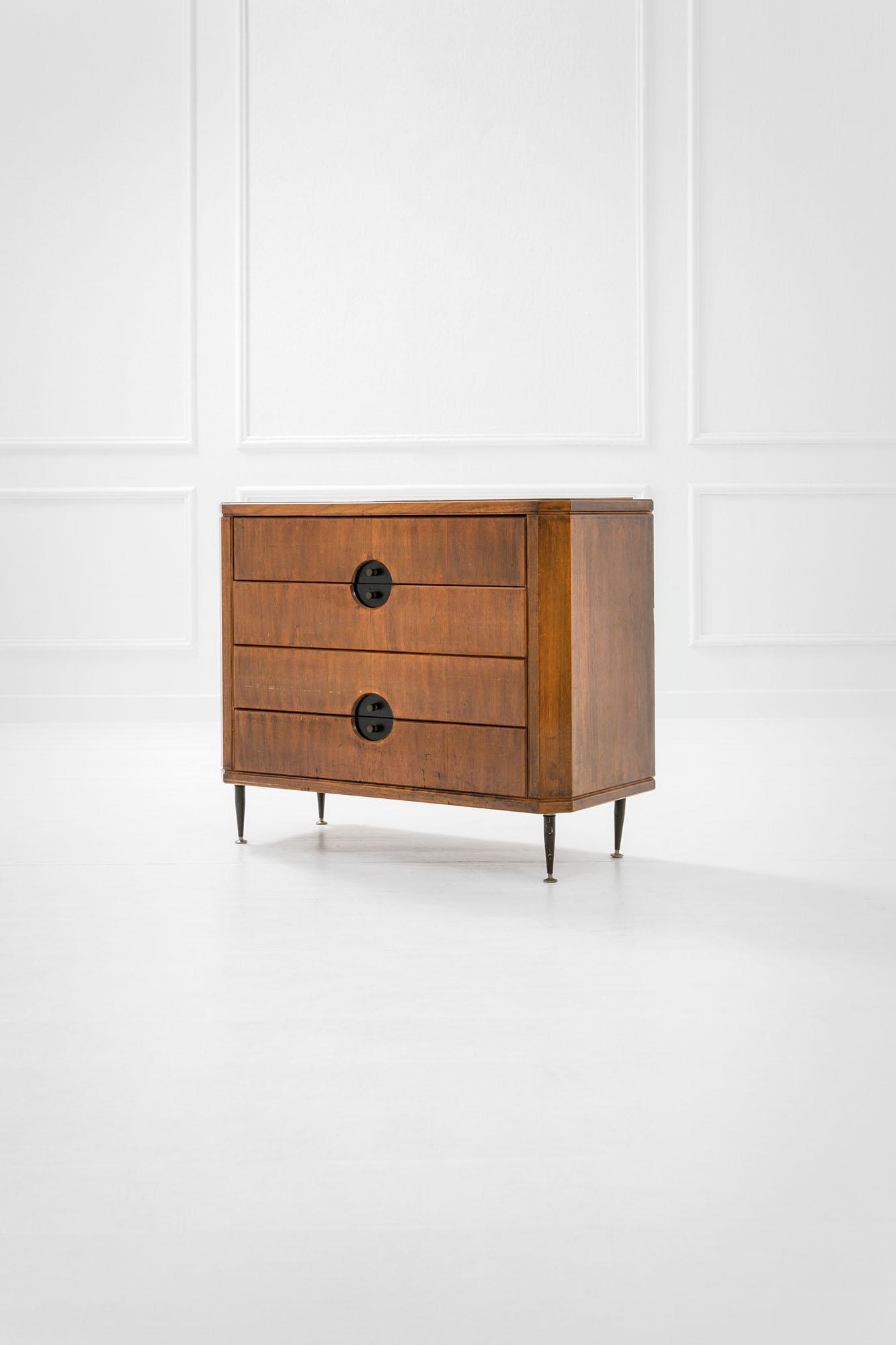 Cassettiera, 1955 ca.: Cassettiera Legno, laminato plastico, metallo laccato, ottone. 1955 ca. cm 81x94x42