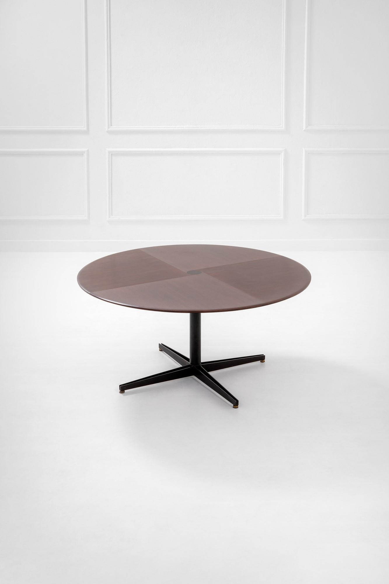 Osvaldo Borsani (1911-1985)  Tavolo basso mod. T41 (1 of 2)