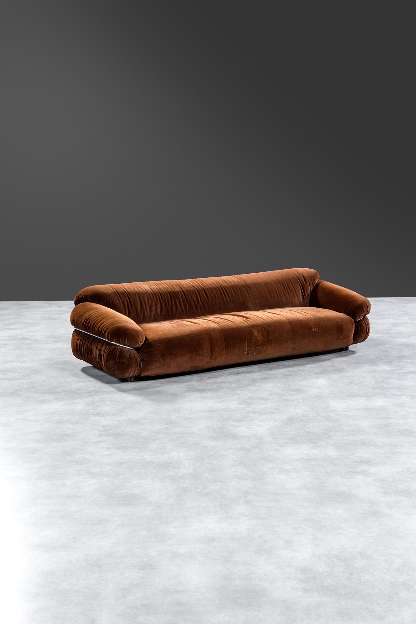 Gianfranco Frattini, 1926-2004. Divano mod. 595 Sesann (1 of 2)