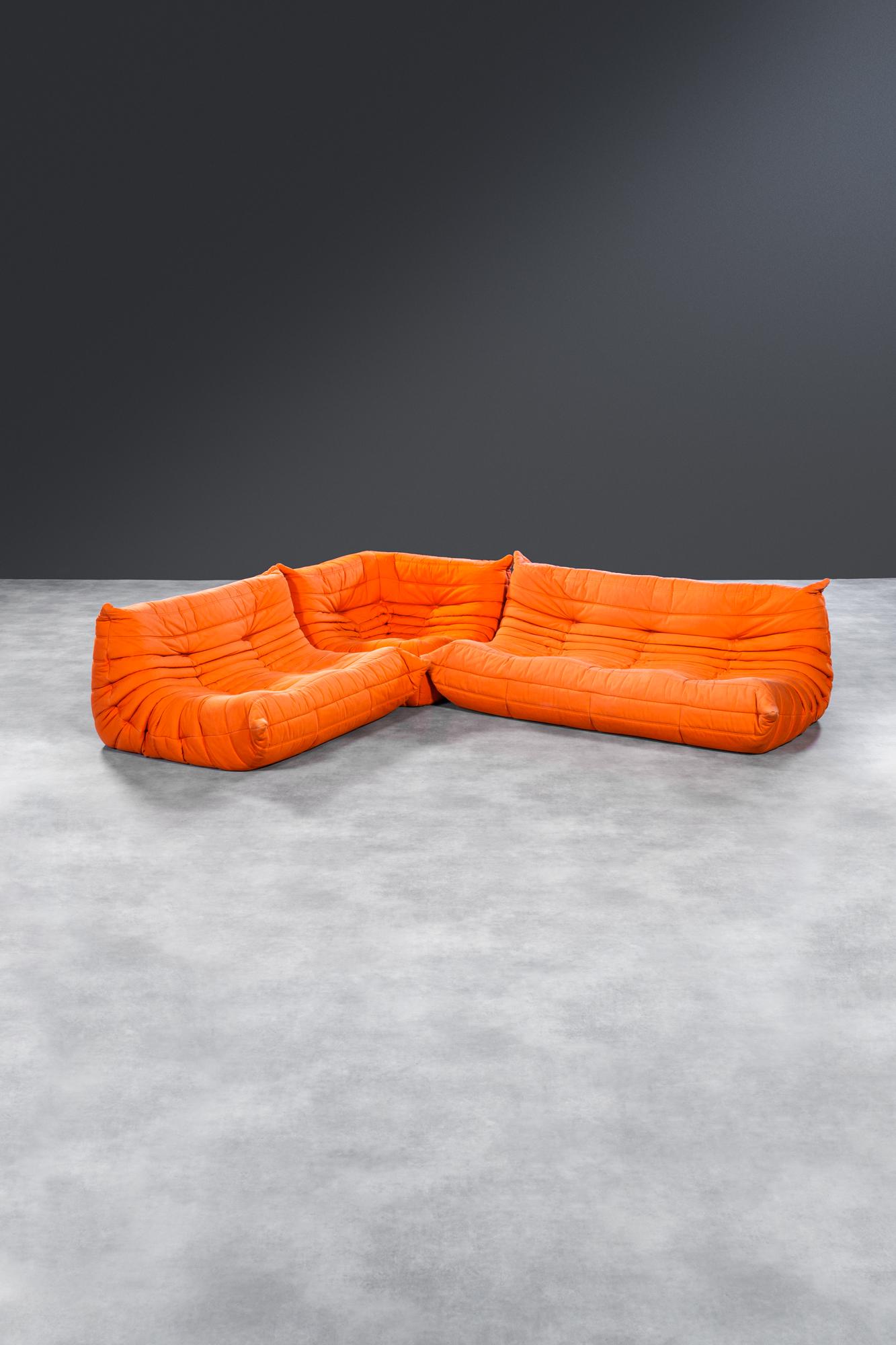 Michel Ducaroy, 1925-2009. Divano modulare a tre (1 of 2)