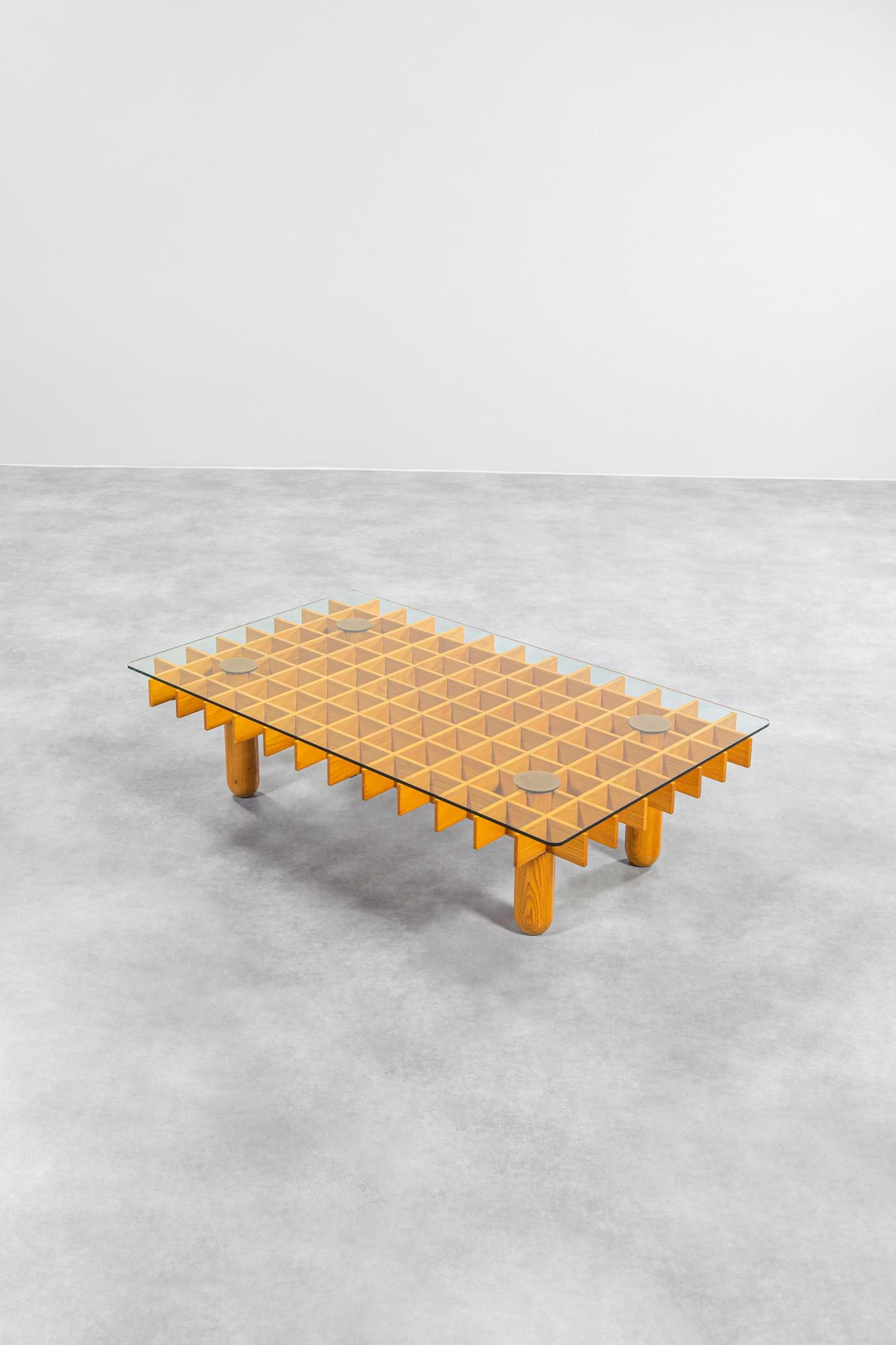 Gianfranco Frattini: Tavolo basso mod. KyotoLegno, cristallo molato. Prod. Ghianda, distribuzione Knoll 1974 ca. cm 34,5x123,5x75,5LITERATURE:Cfr.: Giuliana Gramigna, Repertorio del design italiano per l'arredamento dom