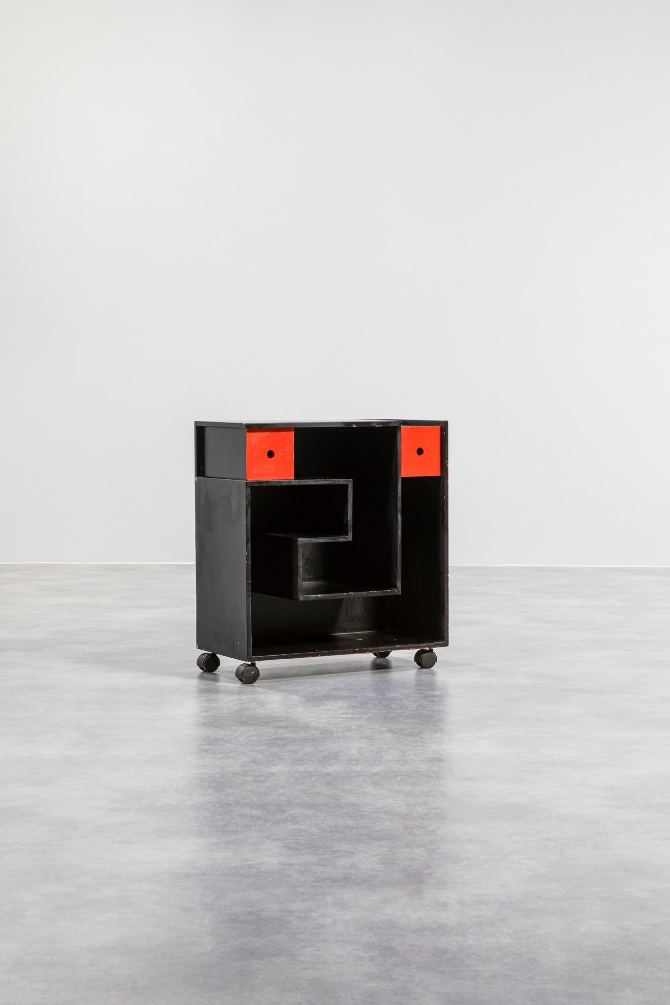 Studio '65: Mobile contenitore mod. VagabondoLegno stratificato e verniciato.Prod. Colli, 1975 ca.cm 74x67,5x33,5LITERATURE:Giorgio de Ferrari, Torino design. Dall'automobile al cucchiaio, ed. Umberto Allemandi.