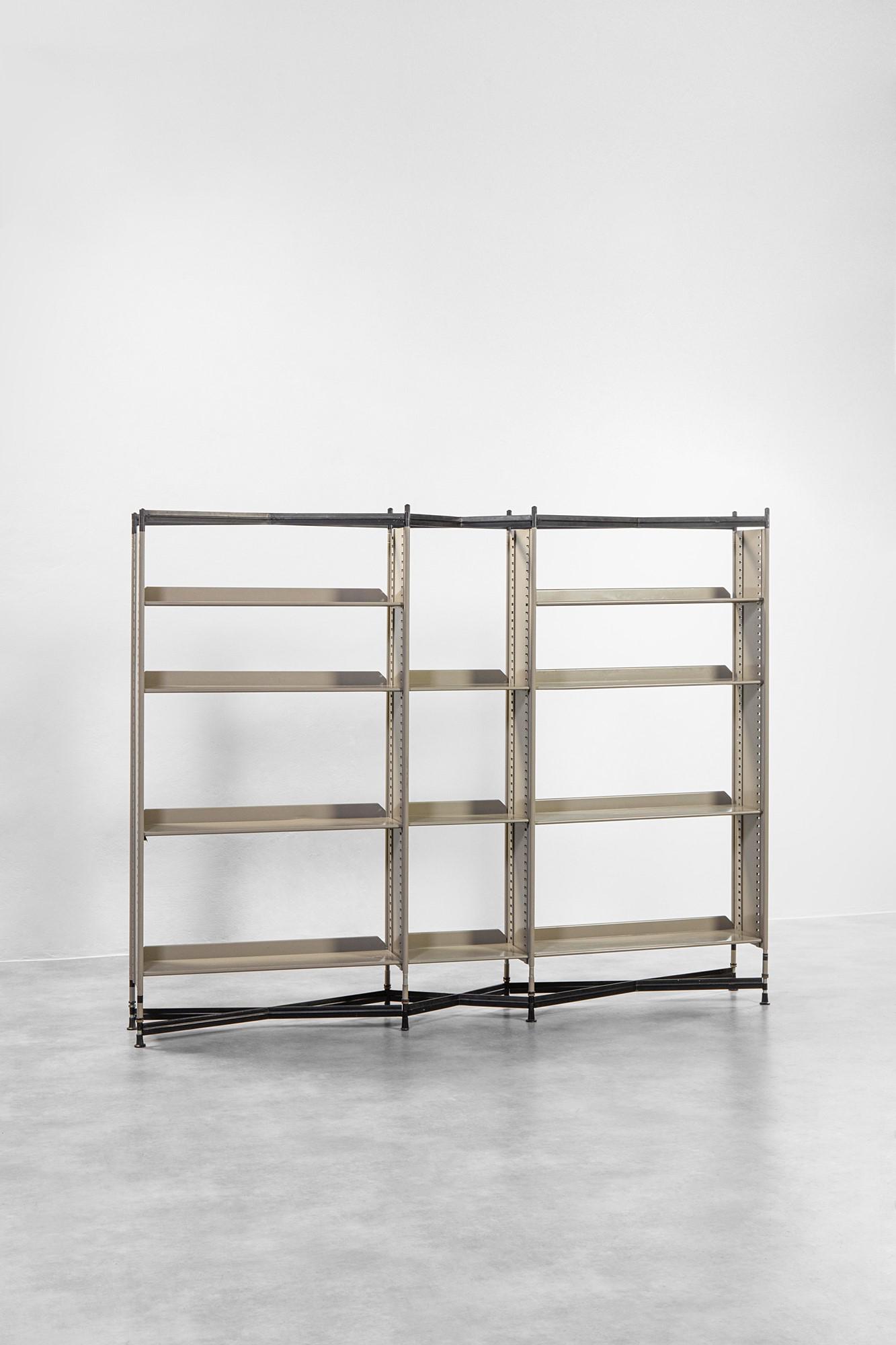 B.B.P.R.: Libreria della serie SpazioMetallo smaltato.Prod. Olivetti, 1960 ca.cm 200x252x32