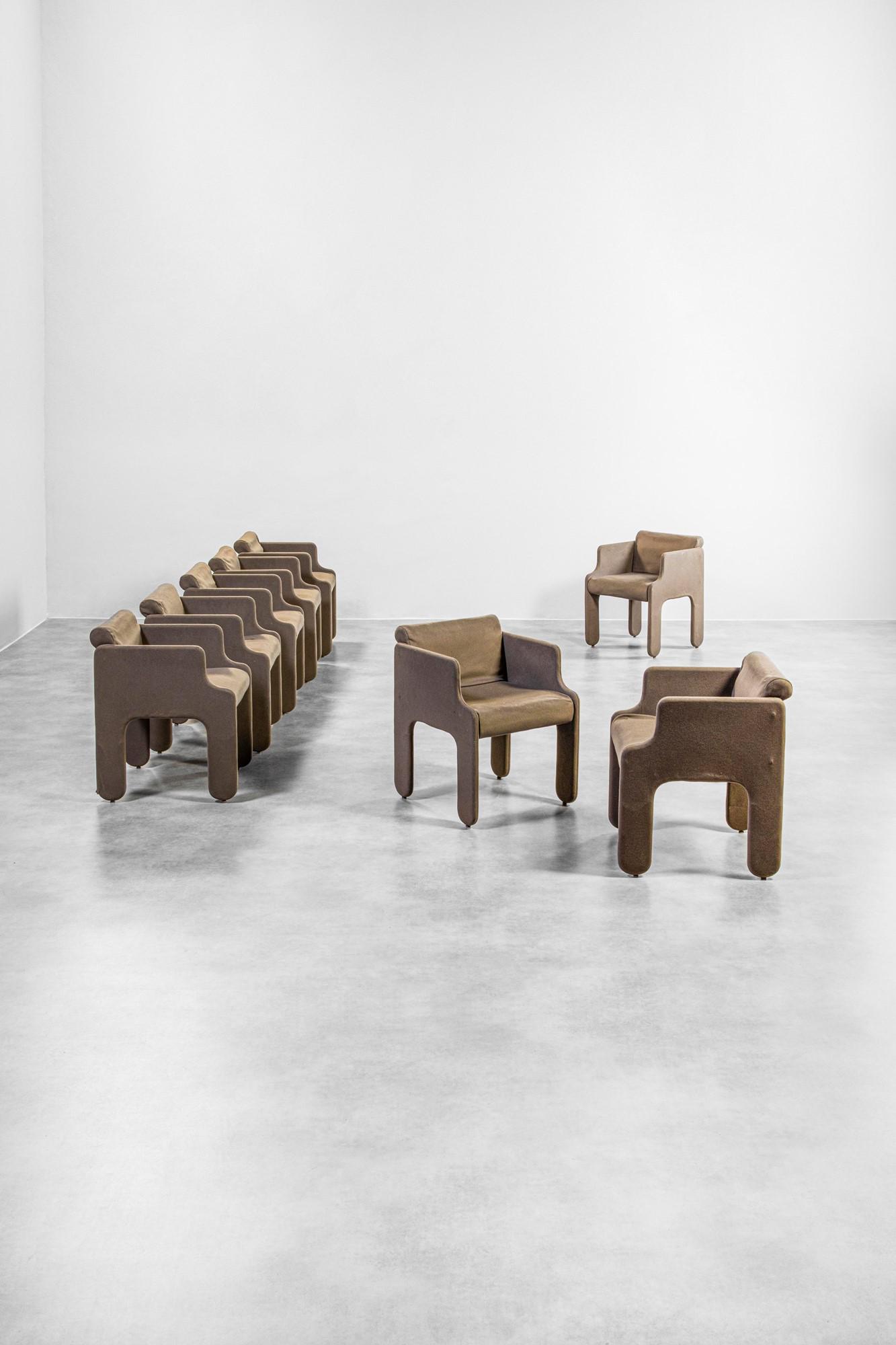 Sergio Mazza, Giuliana Gramigna: Otto poltroncine mod. VisconteaMultistrato, poliuretano espanso, tessutoProd. Full, 1971Marchio del produttore sotto le sedute.cm 72x53x61LITERATURE:Domus, n. 504, novembre 1971, p. 121.