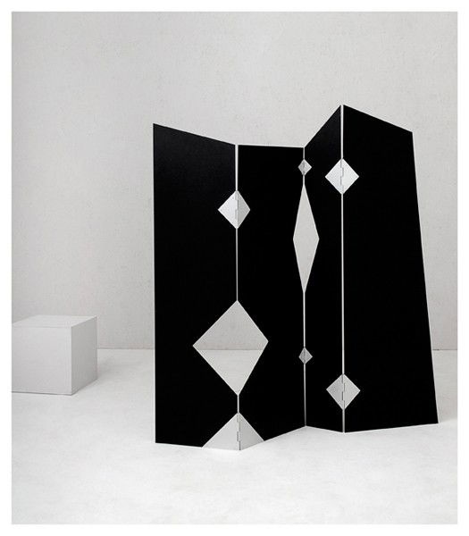 Bruno Munari: Spiffero screen. enameled aluminum. Prod. Zanotta, 1989 cm 135x120x45