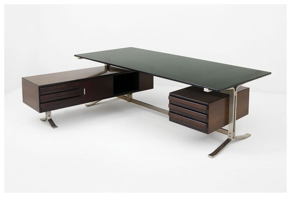 Formanova: Scrivania direzionale Acciaio, vetro nero, legno. Prod. Formanova, Italia 1960 ca. Etichetta originale cm 75x231x100, prof. max cm 170 (con cassettiera)