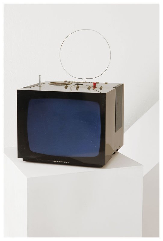 Marco Zanuso e Richard Sapper: Televisore Black in plexiglass nero. Prod. Brionvega, Italia 1969 Marchio produttore sotto la base. cm 25,5x31x29,5