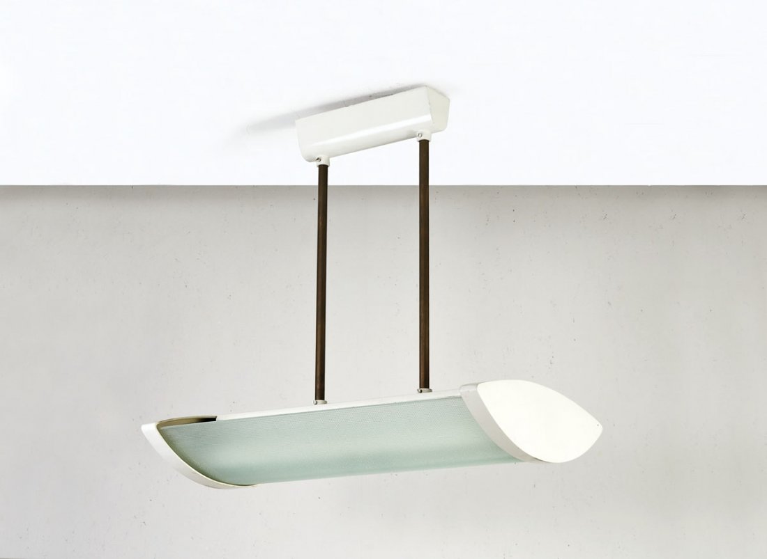 Fontana Arte: Lampadario ad illuminazione fluorescente Metallo laccato con tegola di vetro stampato diamantato. Prod. Fontana Arte, Milano 1950 ca. cm 70x65x40 Literature: Roberto Aloi, Illuminazione d’oggi, Ed. 