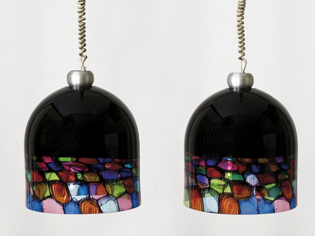 Noti Massari: Coppia di lampade a sospensione Vetro soffiato nero e murrine. Prod. Leucos, 1980 h variabile, diam. cm 45