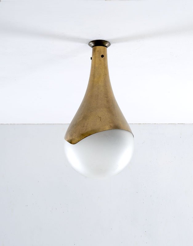 Max Ingrand: Lampada a sospensione mod.1849 Ottone lucido, diffusore in vetro satinato. Prod. Fontana Arte, anni '50 h cm 43, diam. cm 22 Literature: Quaderni Fontana Arte, n. 1, Illuminazione, p. 32.