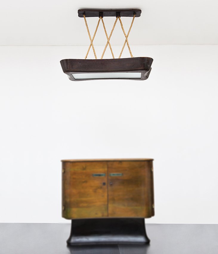 Vittorio Valabrega: Lampadario Legno di noce. Prod. Valabrega, anni '30 cm 80x110x54