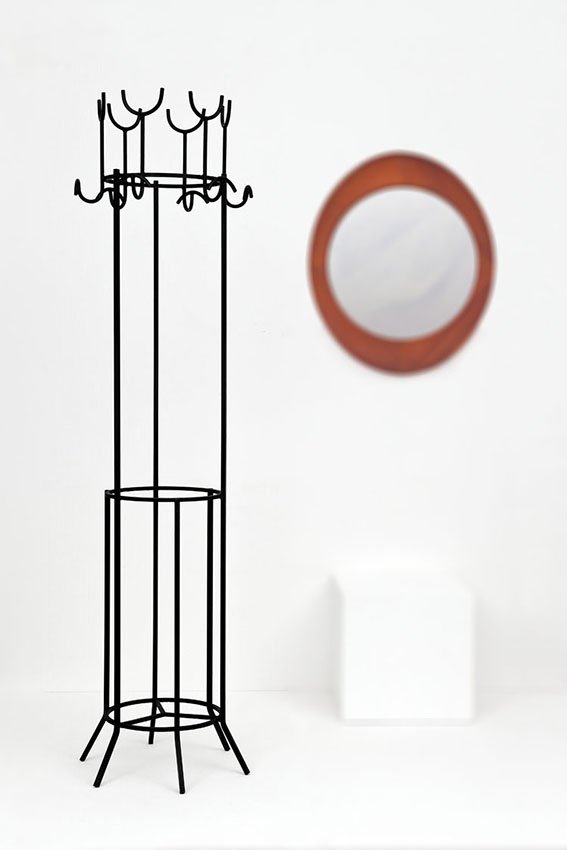 Franco Campo, Carlo Graffi: Appendiabiti Profilato metallico. Prod. Home, fine anni '50 cm 186x50x50 Literature: Domus, n. 341, aprile 1958, pagina pubblicitaria.