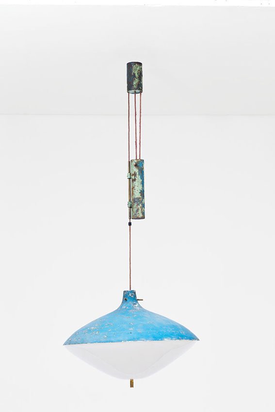 Lampada a sospensione: Lampada a sospensione Metallo laccato, diffusore in perspex. Italia, primi anni '50 h variabile, diam. cm 50