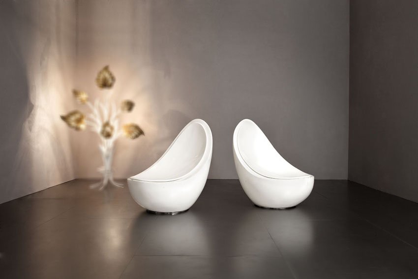 Coppia di poltrone Space age: Coppia di poltrone Space age Multistrato curvato laccato. Italia, 1970 ca. cm 100x80x100