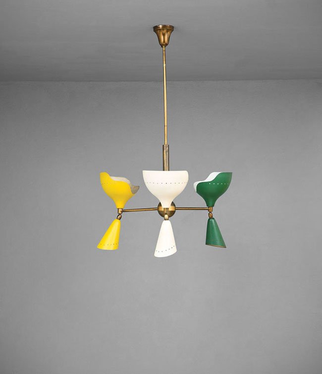 Lampada a sospensione: Lampada a sospensione Ottone, riflettori orientabili in alluminio smaltato. Italia, anni '50 h cm 85, diam. max cm 50