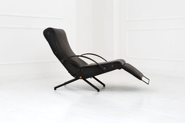 Osvaldo Borsani: Poltrona articolata mod. P40 (prima serie) Struttura in metallo laccato, elementi di giunzione e maniglie di regolazione in ottone lucido, braccioli in gomma, imbottitura in schiuma poliuretanica, riv