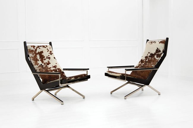 Coppia di poltrone: Coppia di poltrone Acciaio, rivestimento in cavallino. Francia, 1970 ca. cm 93x71x90