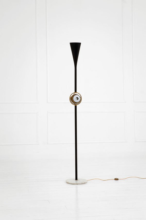 Angelo Lelii: Luminator Base in marmo, fusto in metallo smaltato, elemento centrale orientabile in ottone, diffusore in perspex. Prod. Arredoluce, 1960 ca. h cm 198, diam. base cm 30 Literature: Fulvio e Napoleone