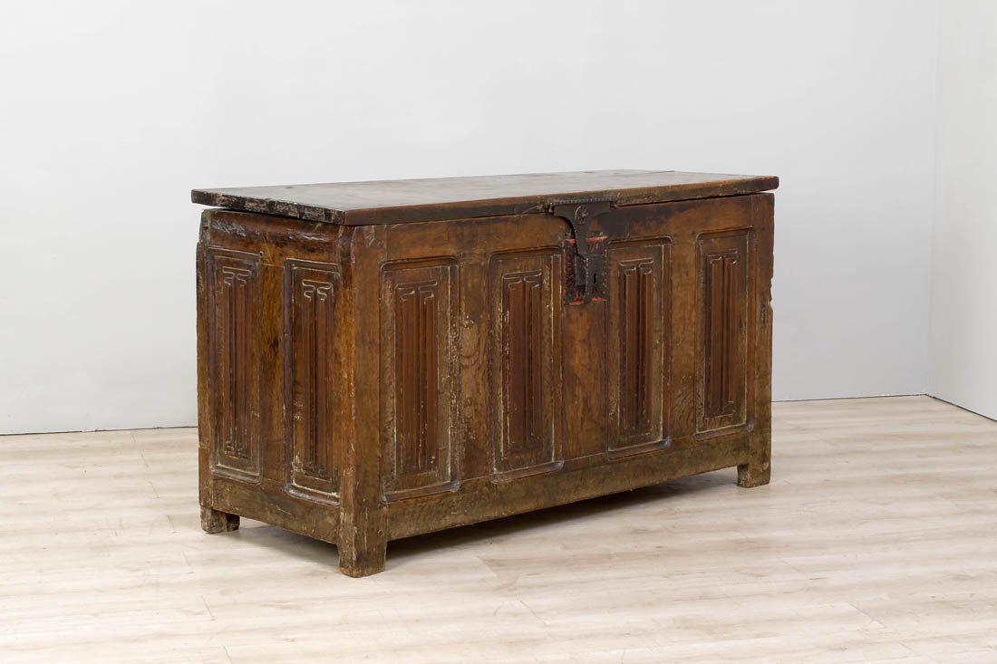 Raro cassone in noce (1 of 1)