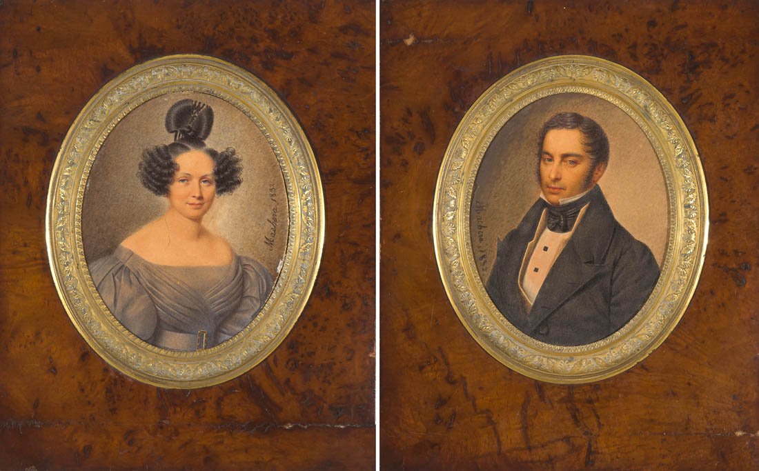 Due miniature di forma ovale (1 of 1)