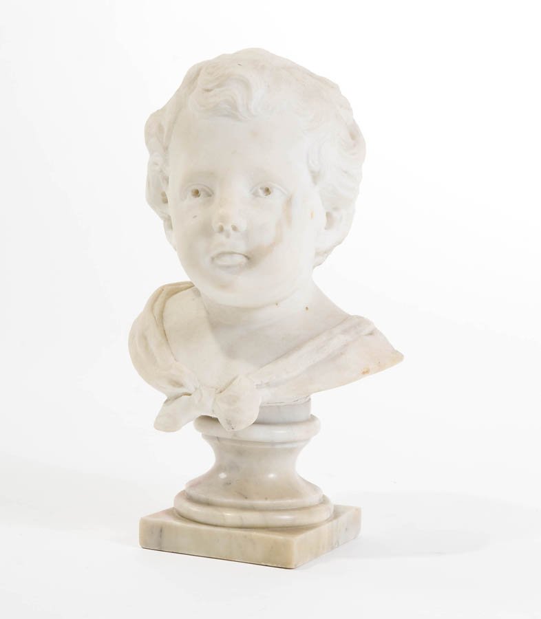 Busto in marmo bianco (1 of 1)