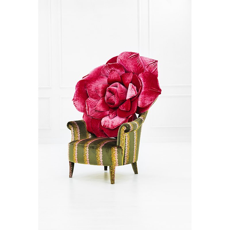 Carla Tolomeo: Poltrona_x000D_ Struttura in legno, patchwork di differenti tessuti._x000D_ 2005 ca._x000D_ Firma dell'artista sul retro._x000D_ cm 128x105x80