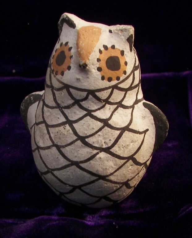 Pottery, Owl,: Pottery, Owl, Pottery, Owl, 3" tall missing one ear,