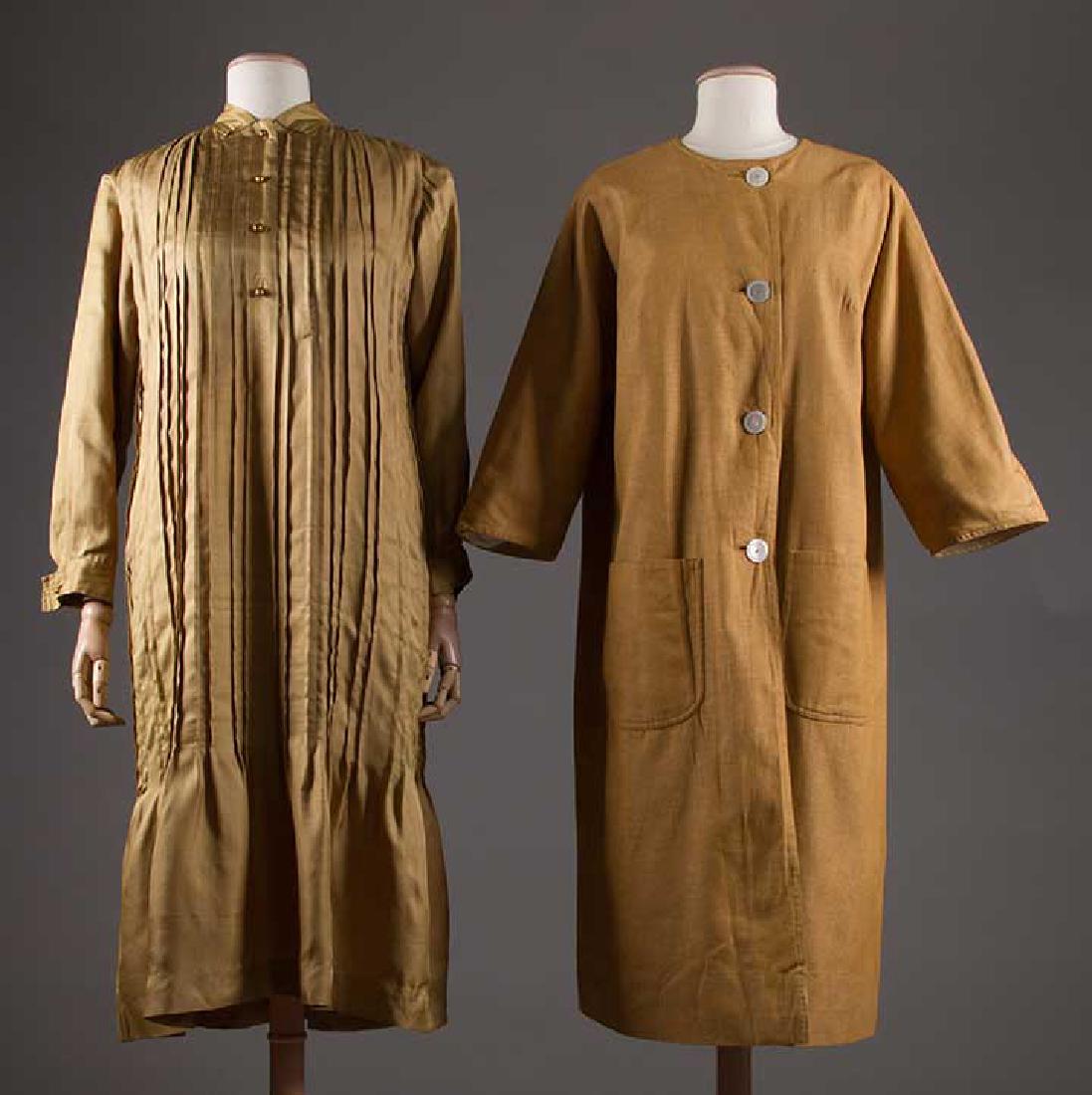 CLAIRE McCARDELL DRESS & COAT, 1960s: Mustard silk w/ long pin-tucks to hem flounce, labeled, seam pockets, B 40", L 49", (3 small stains below bottom button, missing belt); 1 tan to white reversible linen coat, unlabeled, Nieman Marcus t