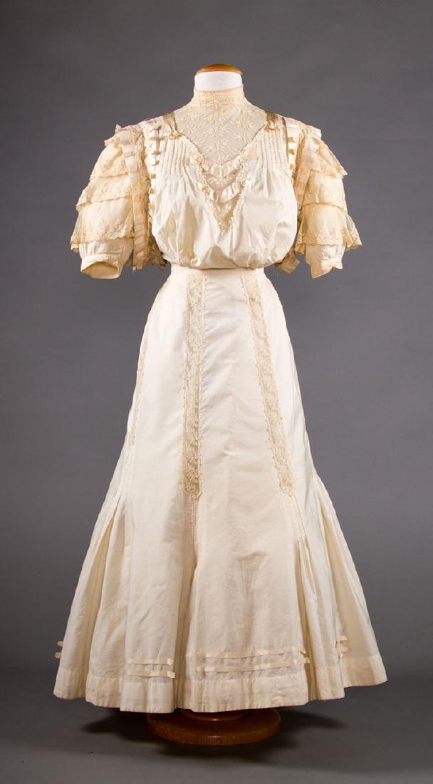WHITE COTTON & LACE TEA GOWN, 1905 (1 of 9)