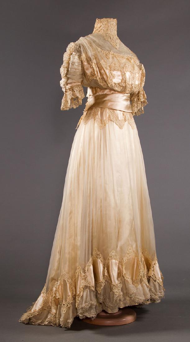 SILK & BRUSSELS LACE WEDDING GOWN, NYC, 1902 (1 of 8)