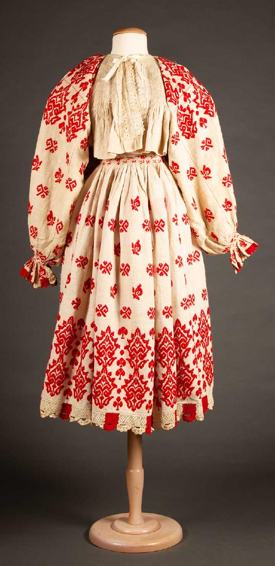 EMBROIDERED REGIONAL DRESS, E. EUROPE, EARLY 20TH C (1 of 10)
