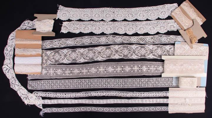 GENEROUS MALTESE BOBBIN & IRISH CROCHET LACE, LATE 19TH: 15 pcs, all Wd 0.5Â”- 3.25Â”, L 42Â”- 6 yards, including: 1 wide w/ floral scalloped edge, cut in 2, Wd 3.25", total L 54.25", (fraying); 1 floral lattice pattern, Wd 2", L 6 yds; 1 Maltese c