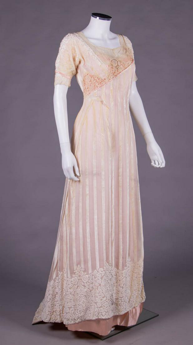LABELED SILK CHIFFON & VOIDED VELVET EVENING GOWN, 1910 (1 of 10)