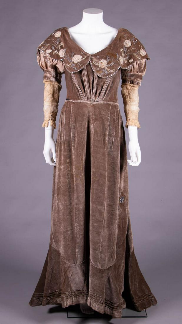 RENAISSANCE STYLE EVENING DRESS, c. 1908 (1 of 12)