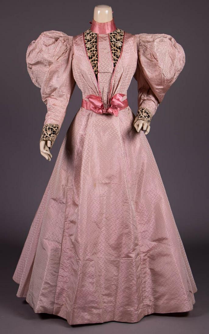 PINK PATTERNED SILK DINNER GOWN, BOSTON, c. 1895 (1 of 10)