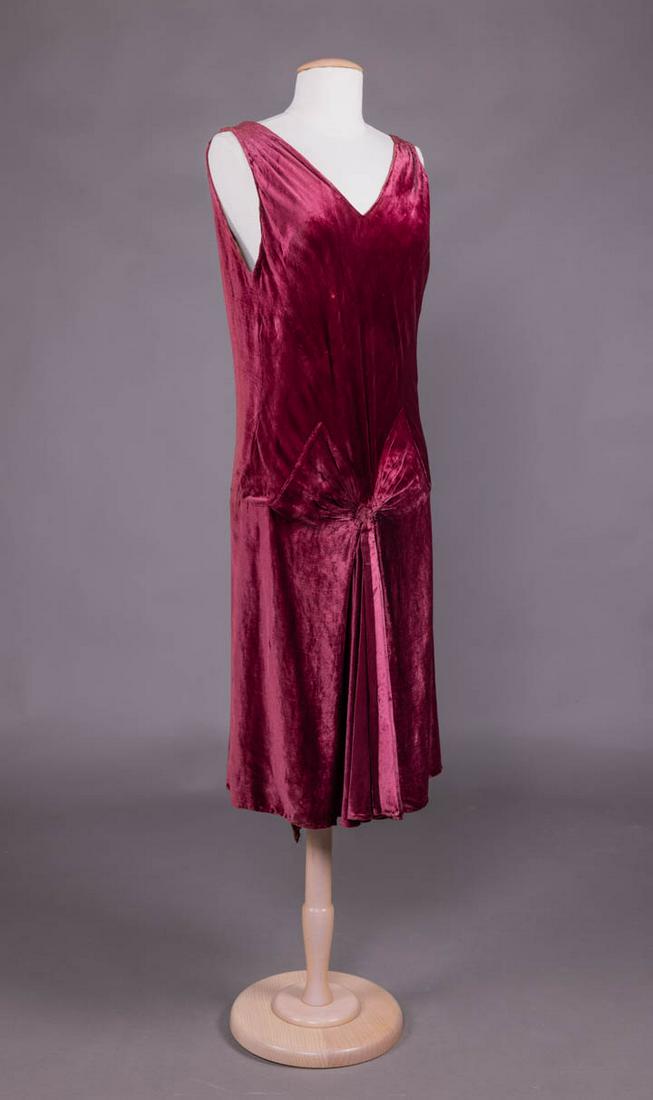 PANNE SILK VELVET EVENING DRESS, NEW YORK, LATE 1920s (1 of 10)