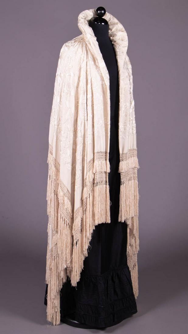 MANTON DE MANILA CAPE, 1920-1950s (1 of 10)