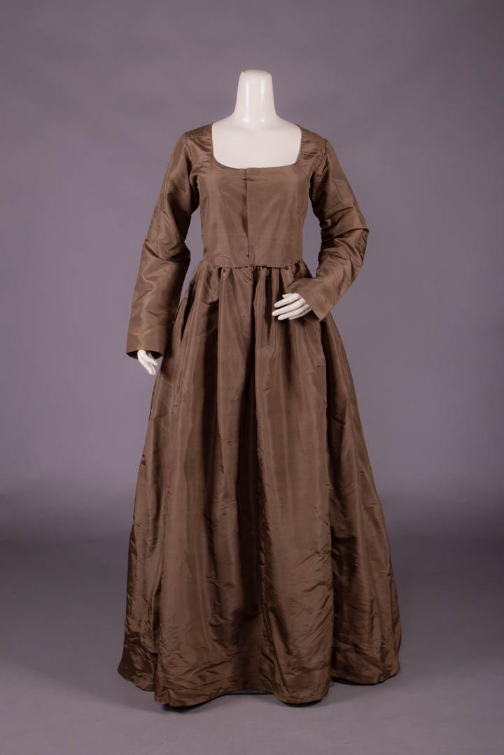 QUAKER DROP-FRONT DRESS, c. 1795 (1 of 10)