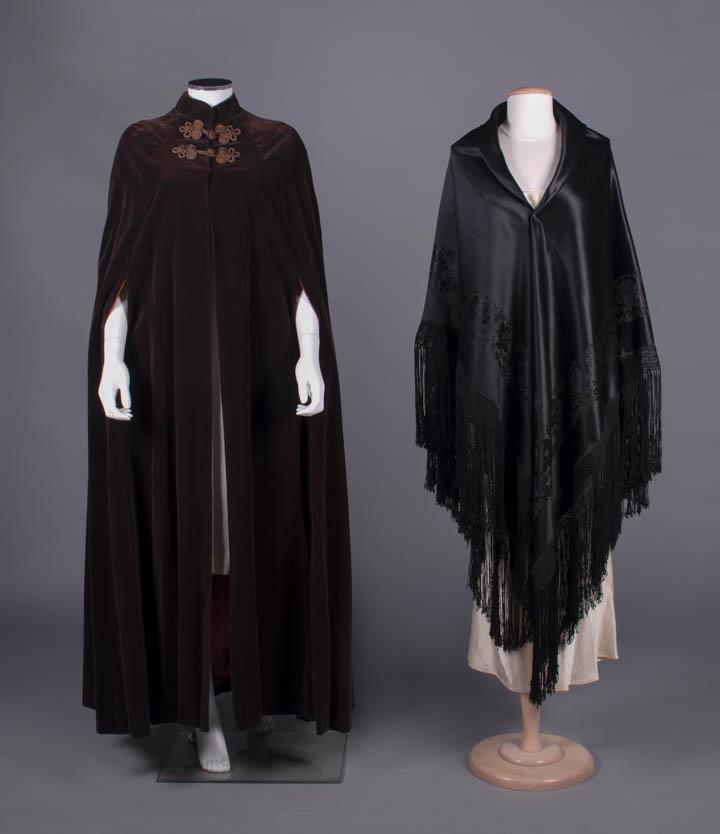 VELVETEEN CLOAK & BROCADE MANTON DE MANILLA, EARLY 20TH C (1 of 9)