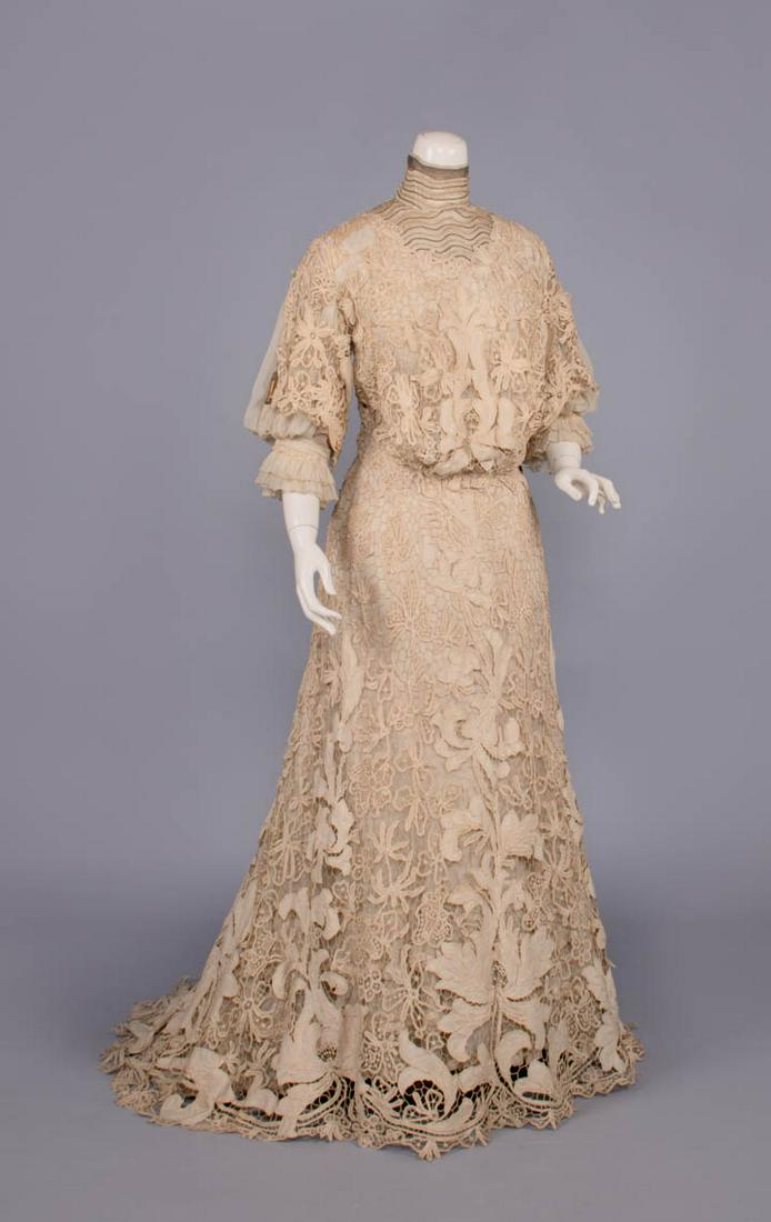 MONOBOSOM LACE TEA GOWN, c. 1908 (1 of 10)