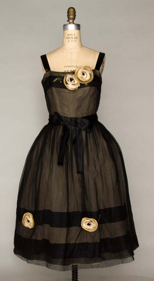 Augusta Auctions COUTURE, VINTAGE CLOTHING & HISTORIC TEXTILES