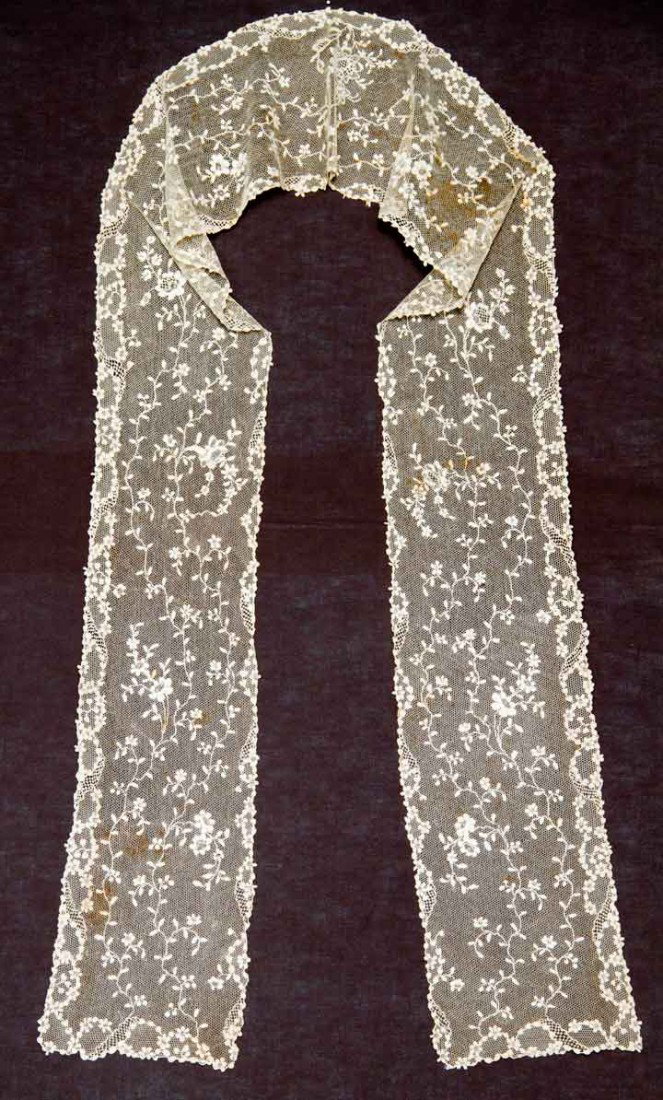 ALENCON LACE SCARF, c. 1770: Handmade & rare, possibly part of set of long, narrow robing garnitures, design of naturalistic flowers w/ various needle lace fillings on sinuous vines, edged w/ repeats of small floral & ribbon scro