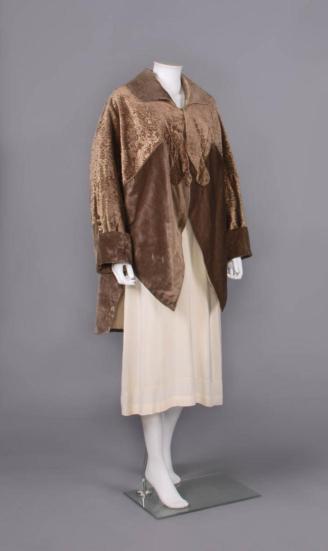PRESSED SILK VELVET EVENING COAT, BALTIMORE, LATE 1910s (1 of 9)